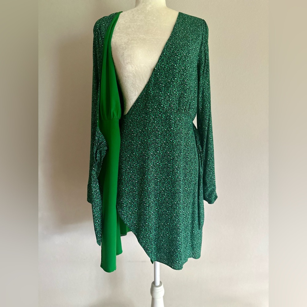 SANCTUARY WOMEN'S STAY THE NIGHT PRINTED WRAP DRESS GREEN - Picture 8 of 9